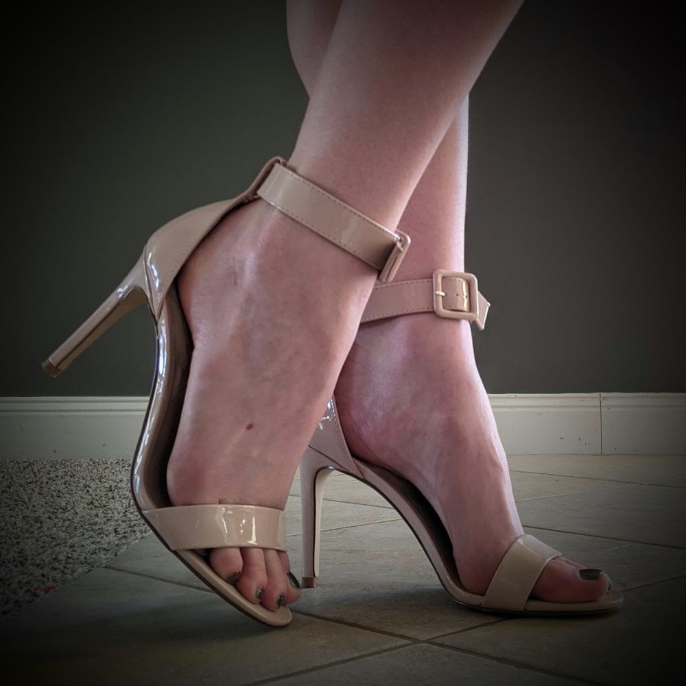 Cream Strappy Heel- Size 7.5